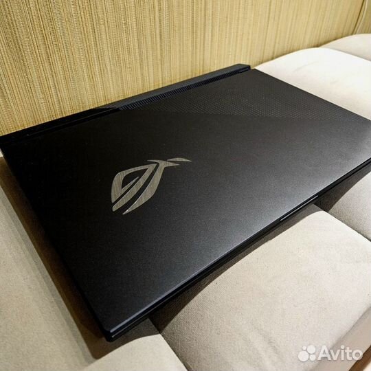 Игровой ноутбук Asus rog strix