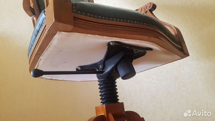 Испанское кожанное кресло Arte Mobilia (кресло рук