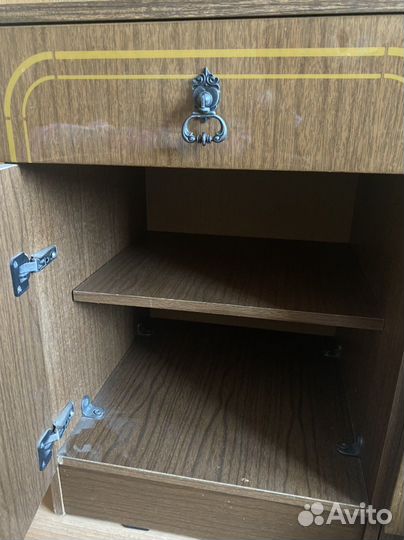 Тумбочка прикроватная