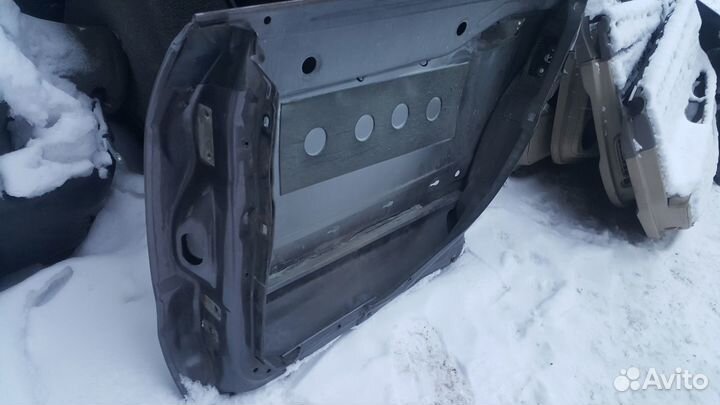 Дверь задняя правая audi a8 d2 рестайлинг 2000г Z9