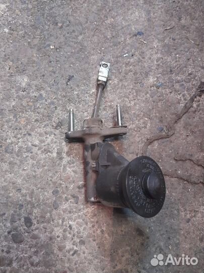Главный цилиндр сцепления toyota corolla E100