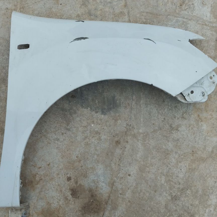 купить крыло правое переднее на renault logan 2 - Кузов