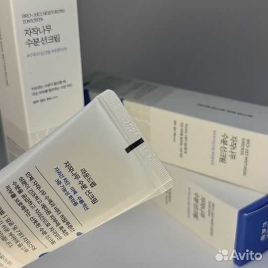 Увлажняющий санскрин с берёзовым соком Round Lab