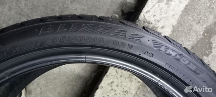 Bridgestone Blizzak LM-32 225/40 R18 92V