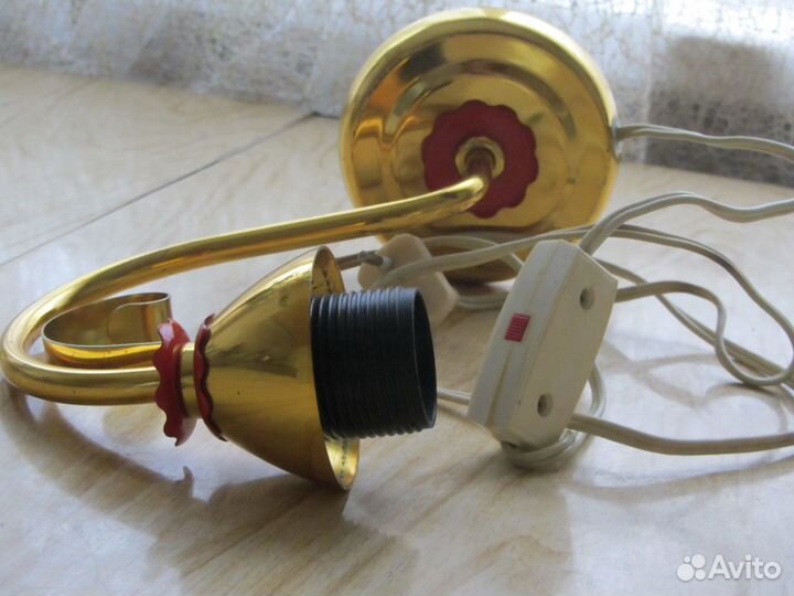 Продаются светильники, и основа под светильник-бра