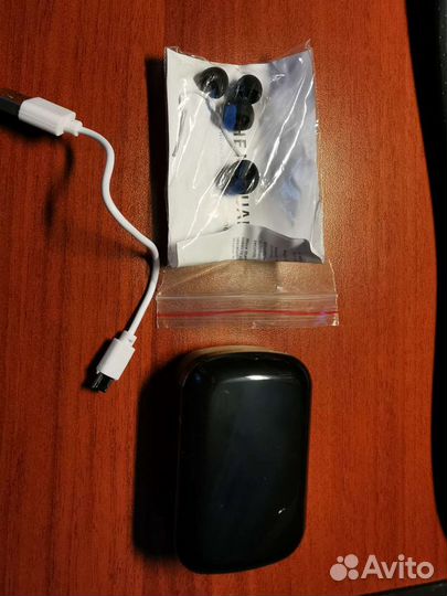 Беспроводные наушники TWS с зарядным боксом