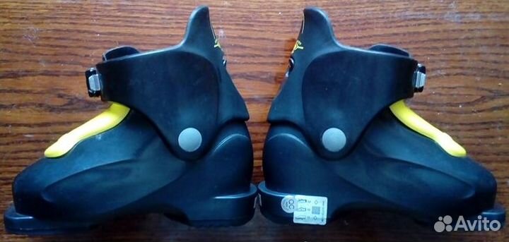 Горнолыжные ботинки детские 17,5 новые