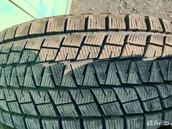 Bridgestone Blizzak DM-V1 265/70 R15