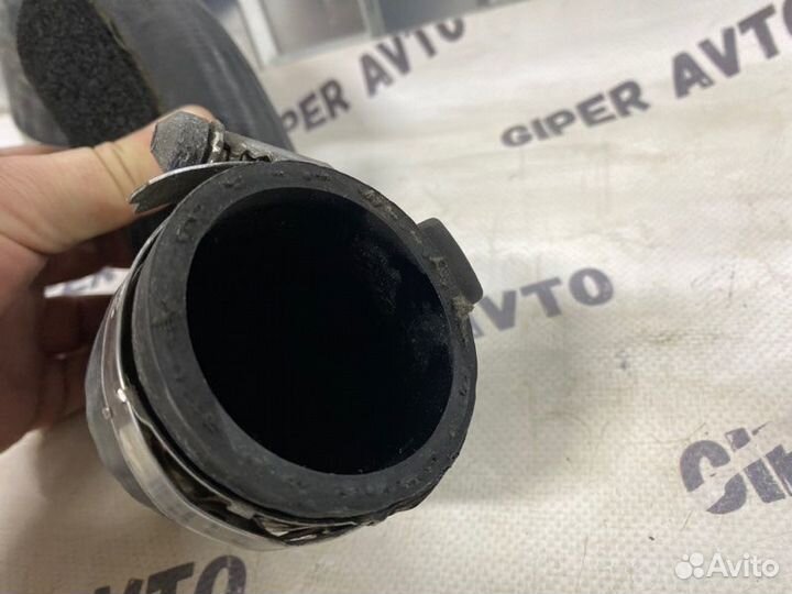 Патрубок интеркулера Kia Sportage 4QL D4FE 2019