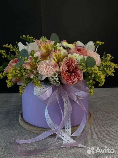 Цветы в шляпной коробке