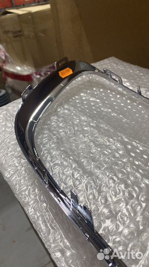 Накладка бампера переднего правая Mercedes W223