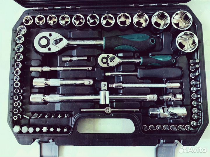 Набор инструментов ключи Сата 82