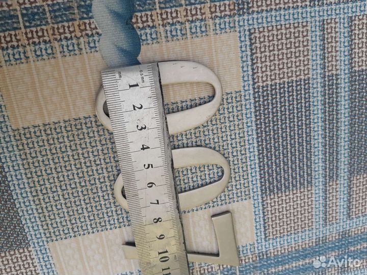 Металлические цифры