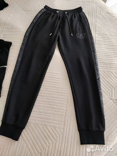 Мужской спортивный костюм