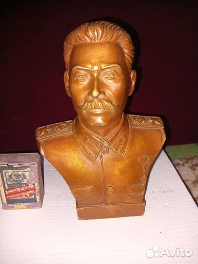 Бюст Сталин