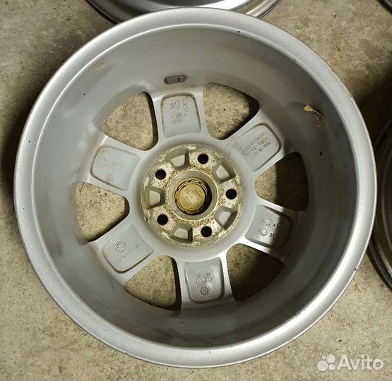 Оригинальные Литые диски r15 Шкода