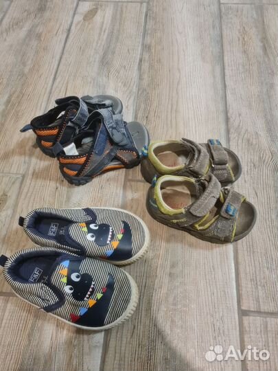 Вещи и обувь на мальчика от 6 месяцев до 1,5 лет