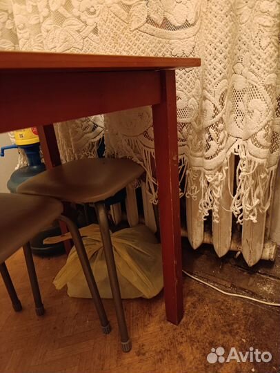 Кухонный стол