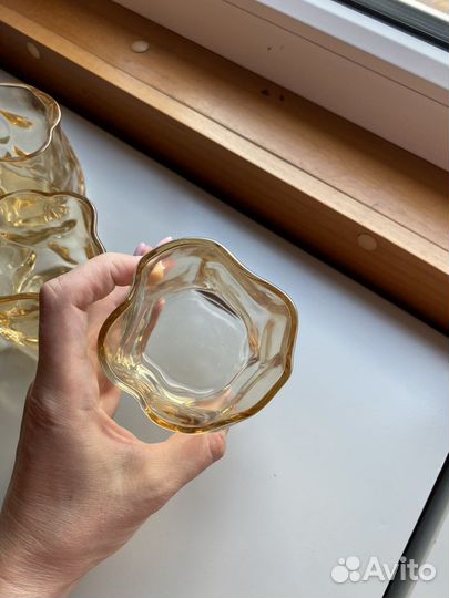 Стаканы новые из цветного стекла