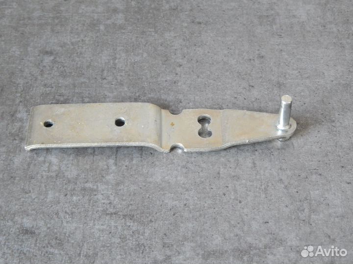 Петля двери верхняя х-ка Whirlpool C00383455