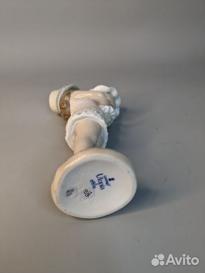 Статуэтка Девушка с букетом Lladro