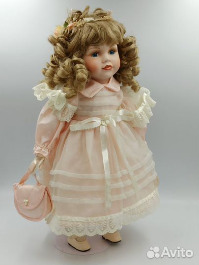Кукла фарфоровая коллекционная
