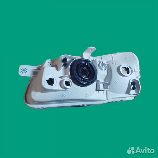 Фара правая под электро корректор -Акцент