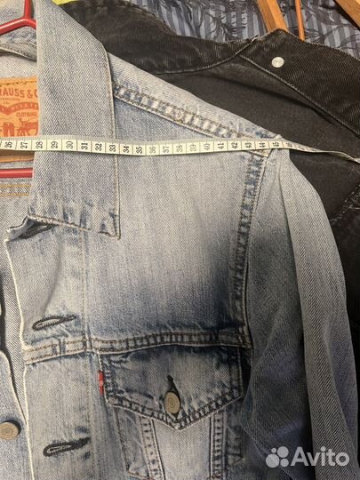 Джинсовая куртка levis
