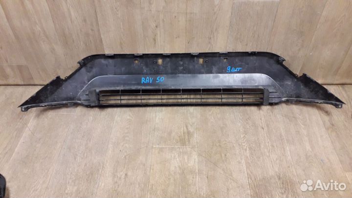 Решетка переднего бампера Toyota Rav 4 50 2019