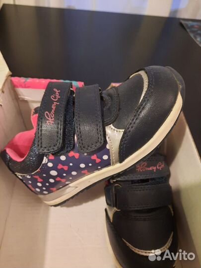 Кроссовки для девочки