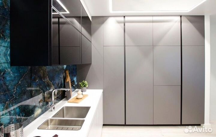 Угловой кухонный гарнитур современный