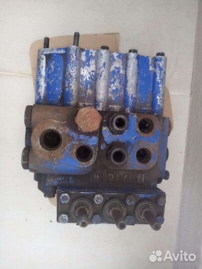 Гидрораспределитель на экскаватор