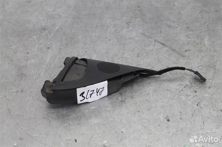 Накладка зеркала левого Volkswagen Touareg (02-07)