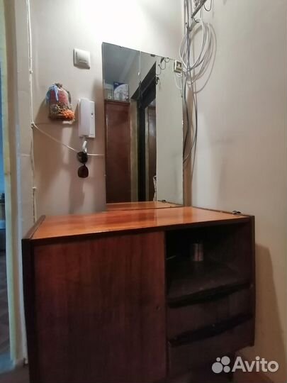 Тумбочка + зеркало(ш85, г45, в75. Зеркало5090)
