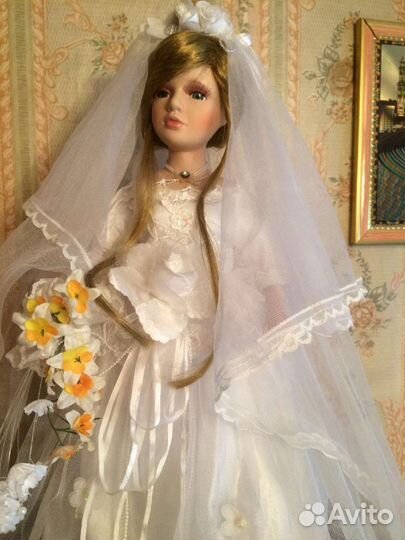 Кукла фарфоровая коллекционная