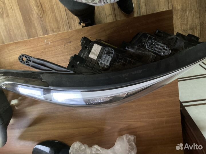 Фара правая Hyundai Santa Fe 3 2012-2016
