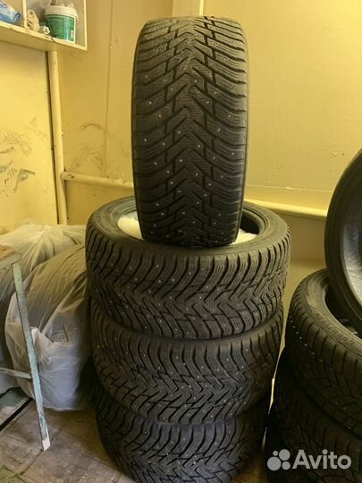 Nokian Tyres Hakkapeliitta 8 SUV 275/40 R20