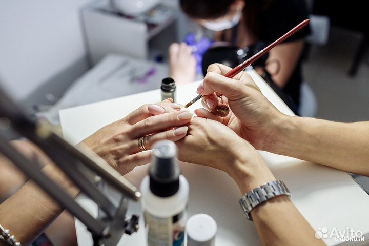 Мастер маникюра