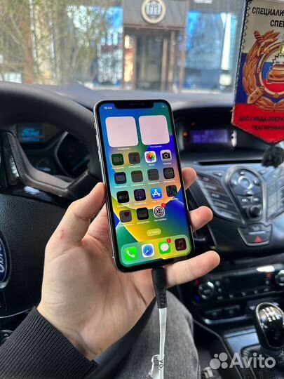 iPhone X, 64 ГБ