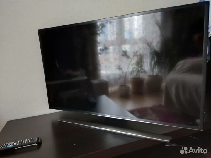 Телевизор битый Samsung LED 4K UHD ue40ju6450ue