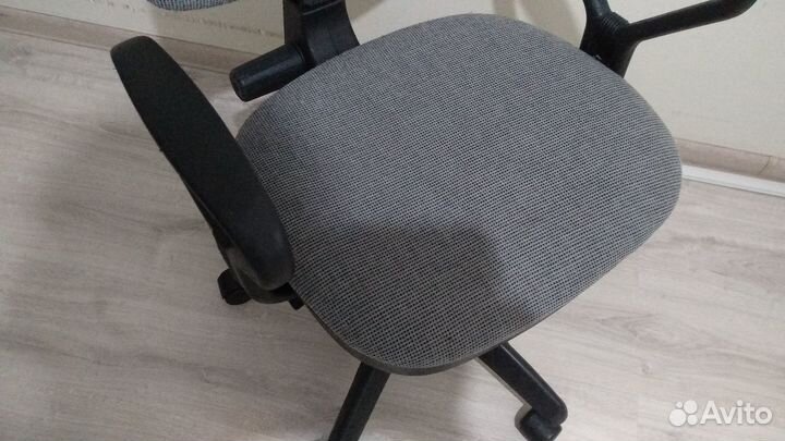 Компьютерное офисное кресло стул