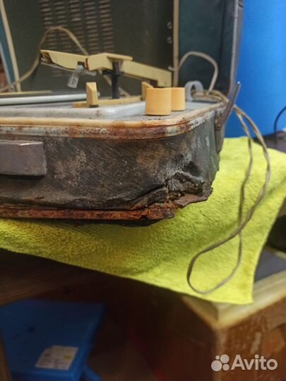 Патефон/ граммофон