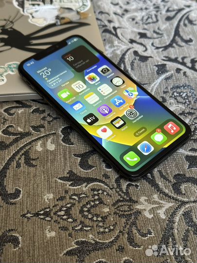 iPhone X, 64 ГБ