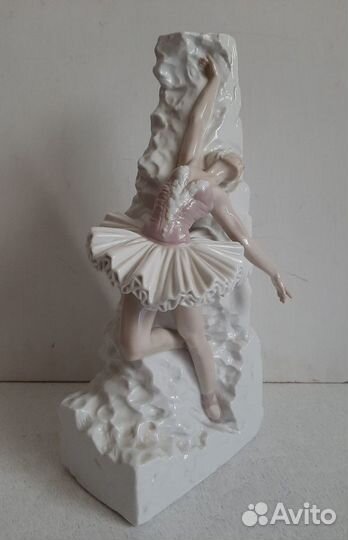 Статуэтки Балерины итальянский фарфор Pavone 8 шт