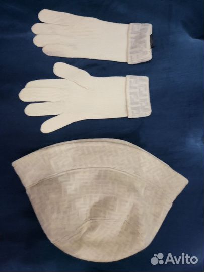 Перчатки и шапка fendi