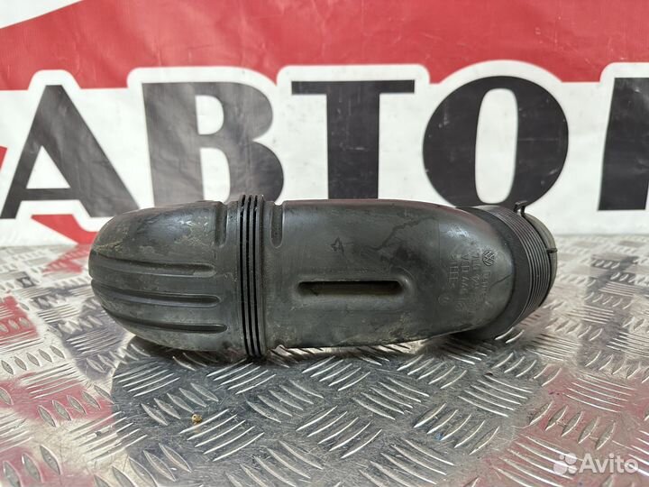 Патрубок воздушного фильтра Volkswagen Touareg GP