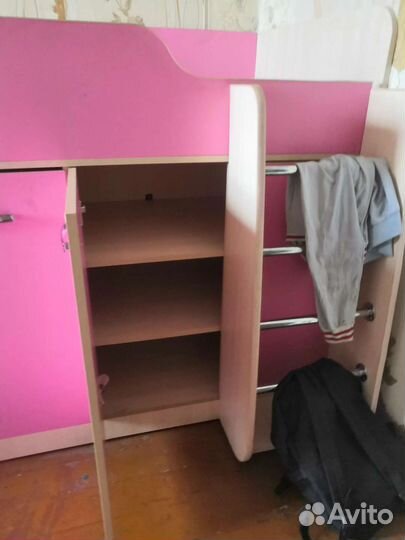 Детская кровать со столом и шкафчиками