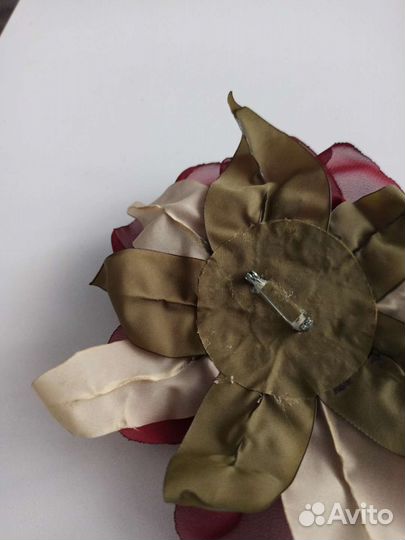 Брошь ручной работы