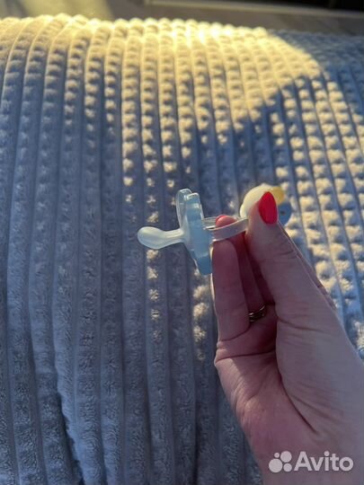 Пустышки avent и chicco новые