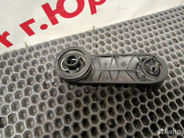 Ручка стеклоподъемника Renault Duster